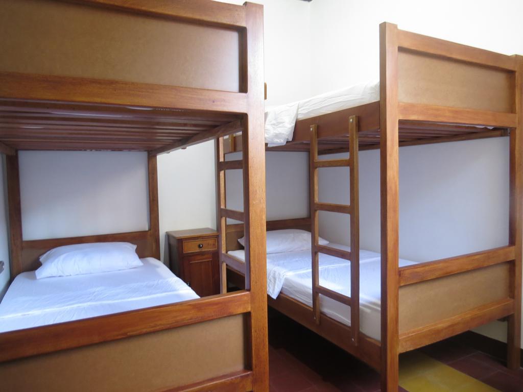 Hostal Casa Prado Медельин Экстерьер фото