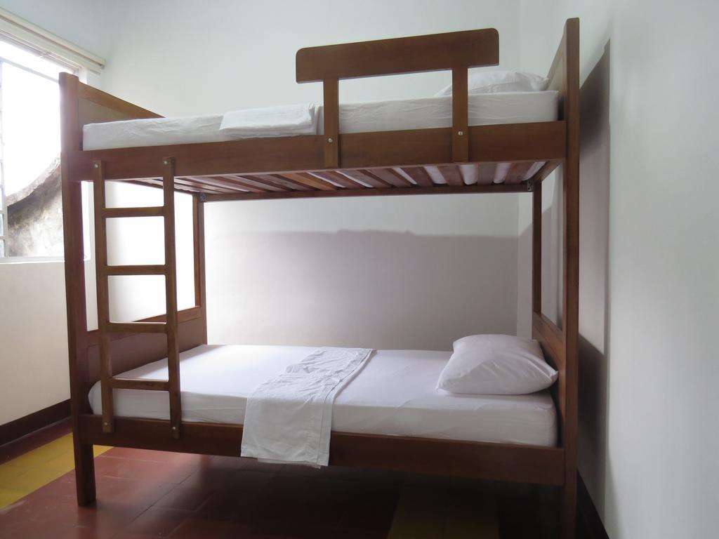 Hostal Casa Prado Медельин Экстерьер фото