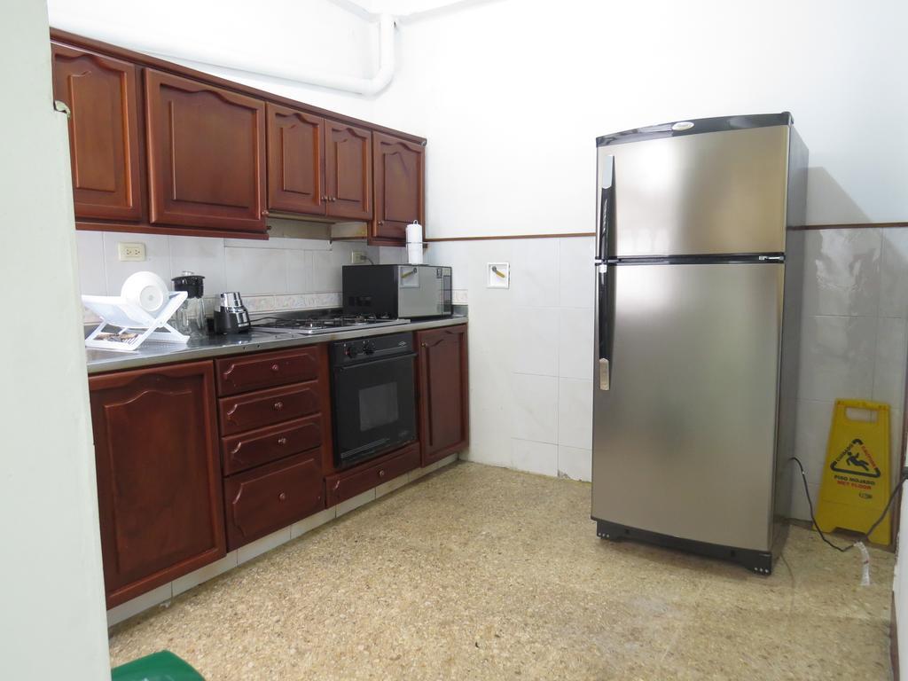 Hostal Casa Prado Медельин Экстерьер фото